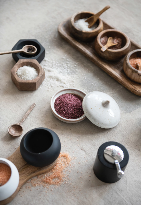 Mango wood tray with 2 bowls and 2 spoons