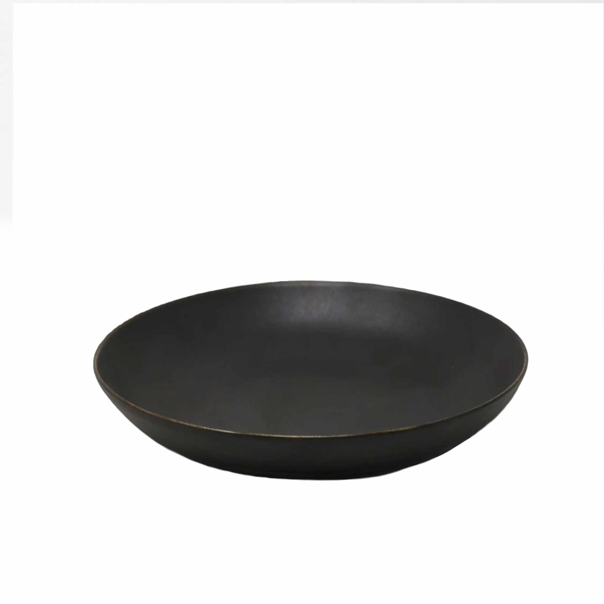 Assiette Noir mat en fine porcelaine d'Égypte noire mate élégante