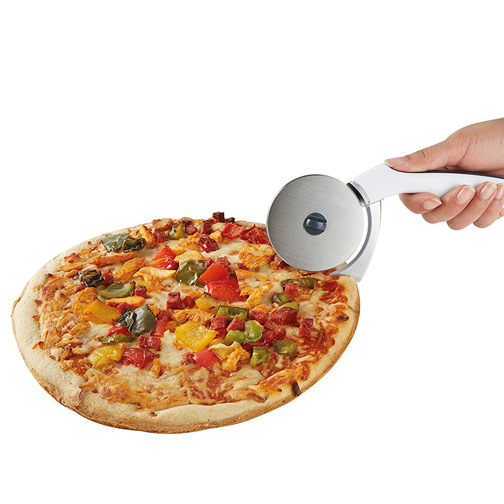 Pizza cutter with blade cover