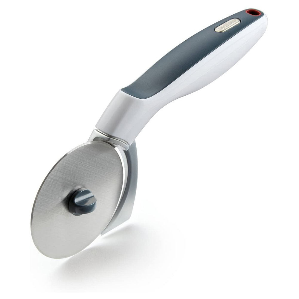Pizza cutter with blade cover