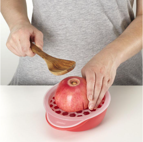 Pomegranate pitter