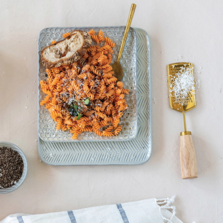 Râpe en acier inoxydable or avec manche en bois